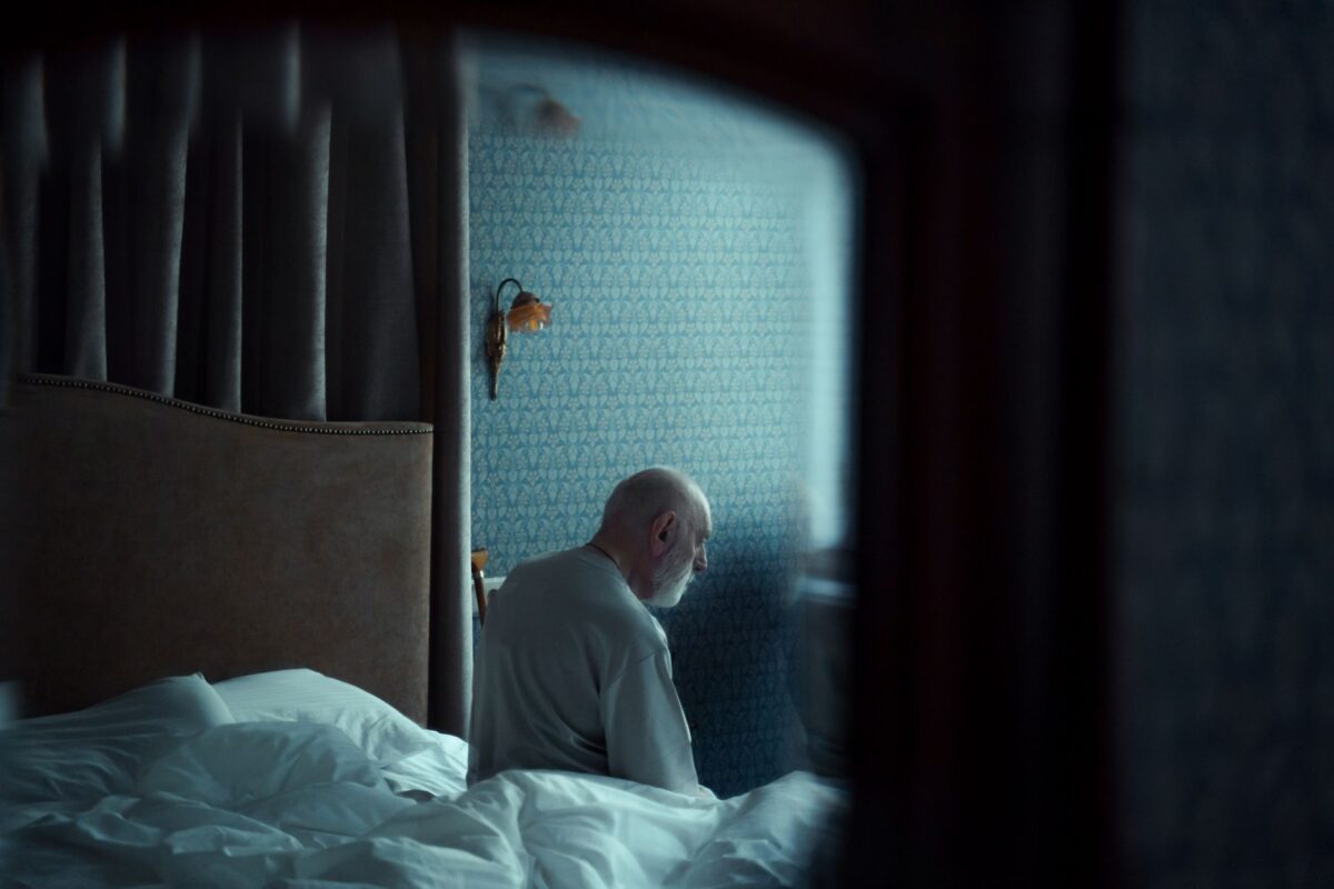 sommeil personne âgée réveils nocturnes augmentent