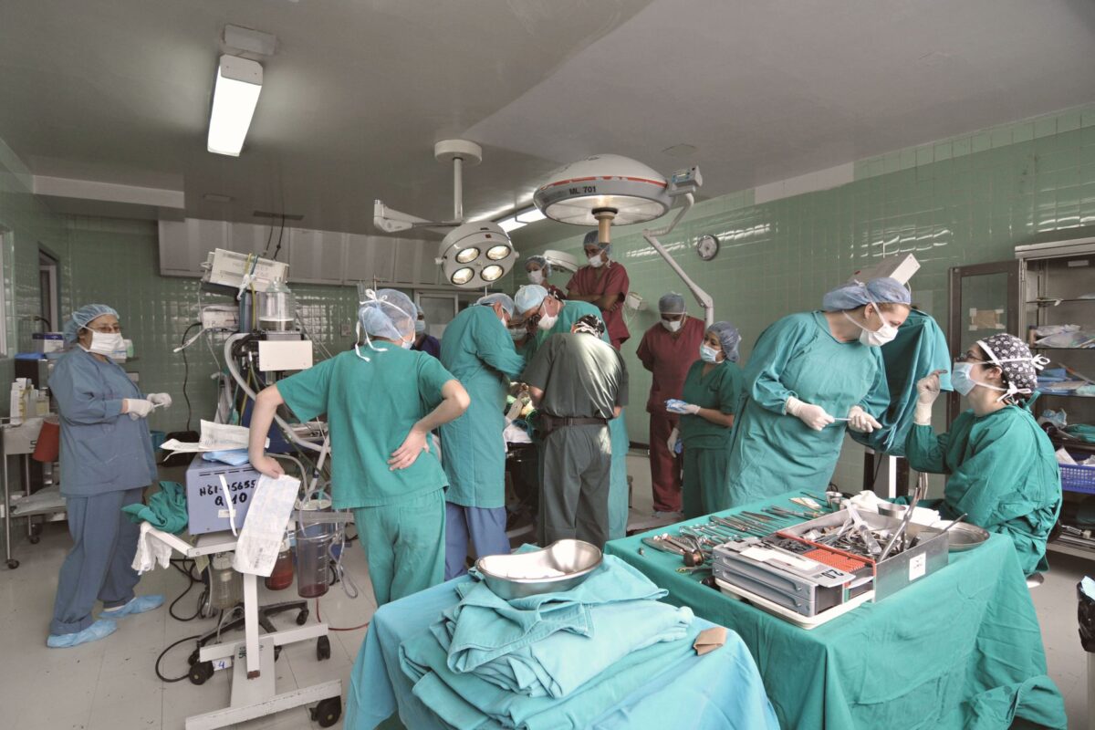 fracture tibia péroné plâtre opération choix